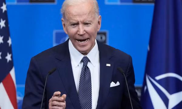 Tỷ lệ tín nhiệm ông Biden thấp chưa từng thấy
