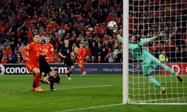 Bale ghi hai tuyệt phẩm ở vòng vớt World Cup