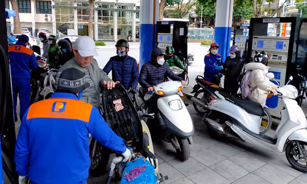 Lập “đỉnh mới”, xăng dầu tạo sức ép tăng giá hàng hóa