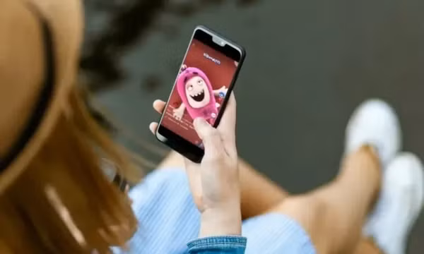 TikTok liệu có an toàn cho trẻ em? Cha mẹ nên làm gì để bảo vệ trẻ khi chơi TikTok?