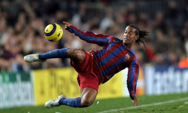 Ronaldinho thi đấu cho đội bóng Indonesia