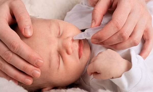 Viêm mũi họng ở trẻ sơ sinh: Nguyên nhân và cách chăm sóc