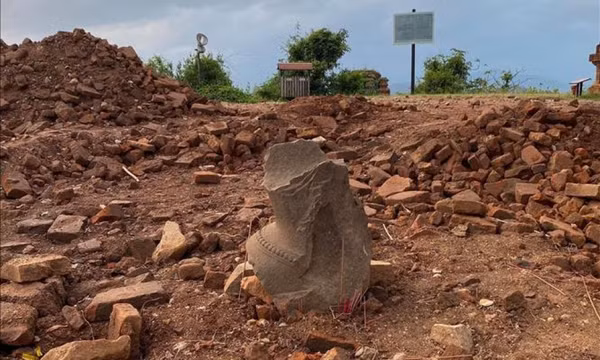 Dự án tu bổ di tích Tháp Bánh Ít: Phát hiện hiện vật, vì sao không tiến hành khai quật?