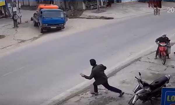 Tạm giữ hình sự lái xe tải gây tai nạn chết người ở Nghệ An