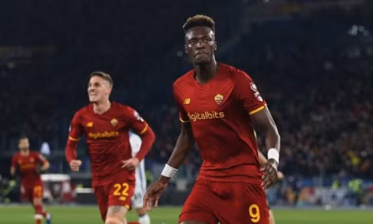 Thầy trò Mourinho áp sát top 4 Serie A