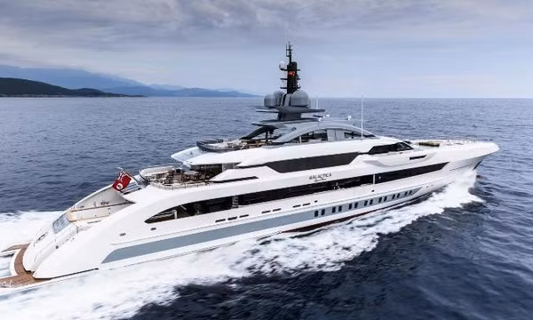 Giới tài phiệt Nga đưa du thuyền tới Maldives để tránh các lệnh trừng phạt