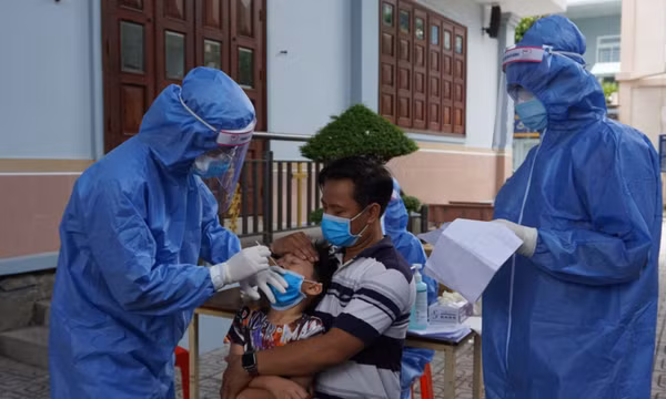 Dịch COVID-19: Không xông cho trẻ, không dùng thuốc kháng virus khi chưa có chỉ định