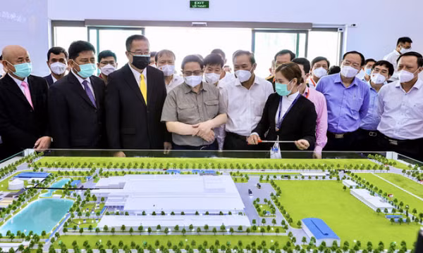 Thủ tướng đề nghị các nhà đầu tư nâng tỷ lệ nội địa hóa, cùng Việt Nam xây dựng nền kinh tế độc lập, tự chủ