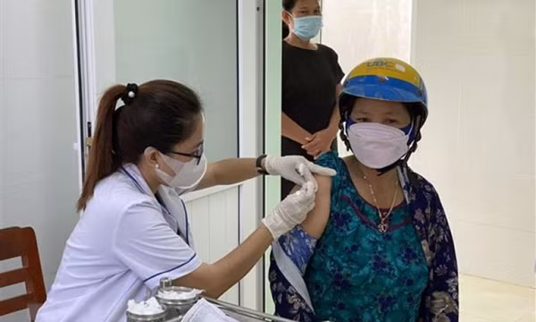 Từ đại dịch tới bệnh đặc hữu: Việt Nam sống chung an toàn với COVID-19