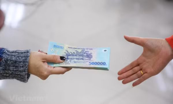 Công đoàn: Không thể tiếp tục trì hoãn tăng lương tối thiểu vùng