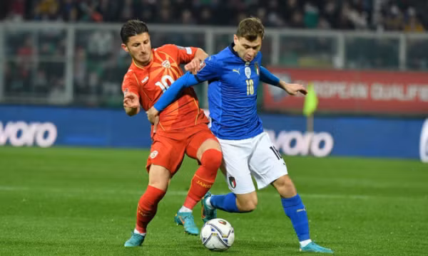 Italy mất vé dự World Cup phút bù giờ