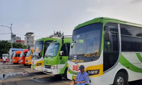 Doanh nghiệp vận tải đua nhau tăng giá
