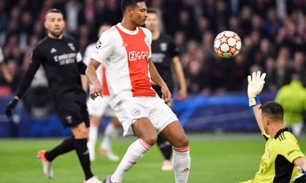 Benfica hạ Ajax ở Champions League