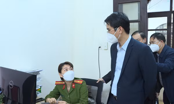 Phó Chủ tịch UBND tỉnh Phạm Văn Thành kiểm tra tiến độ triển khai Đề án 06