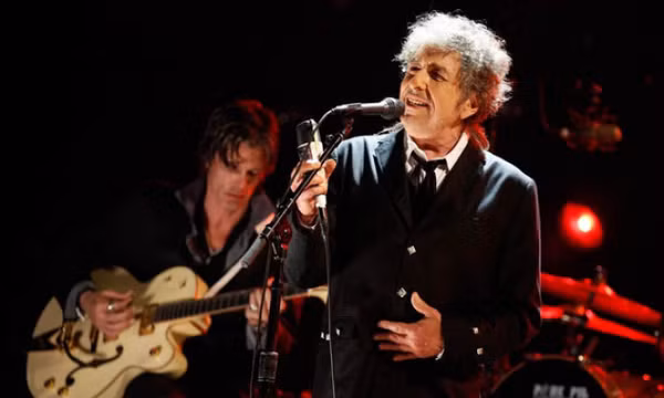 Chủ nhân Nobel văn chương - Bob Dylan - sẽ ra sách mới
