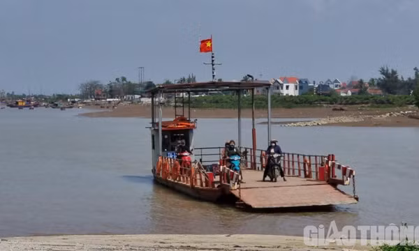 Sau vụ chìm tàu 17 người chết, nhiều nơi chủ đò vẫn lơ là, khách chủ quan