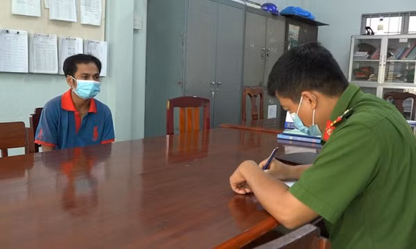 Gã cha dượng hiếp dâm con riêng của vợ suốt 3 năm