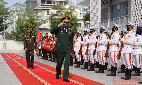 Việt Nam-Campuchia tăng cường hợp tác quốc phòng