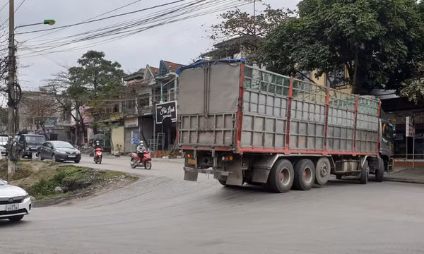 Cần khắc phục ngay điểm đen giao thông tại nút giao nội thị phường Mông Dương