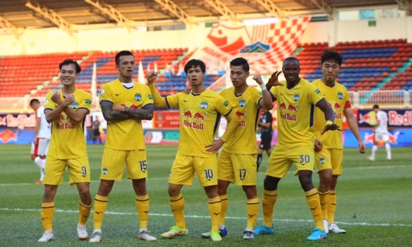 HAGL rơi chiến thắng dù Công Phượng ghi cú đúp
