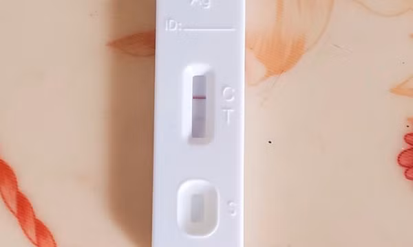 Sai lầm khi đánh giá bệnh qua độ đậm nhạt trên que test nhanh COVID-19