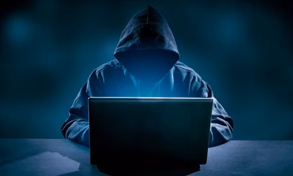 Hacker Nga "phản công", đánh sập trang web của Anonymous