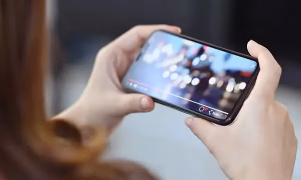 Cách để xem video đẹp hơn qua màn hình điện thoại Samsung