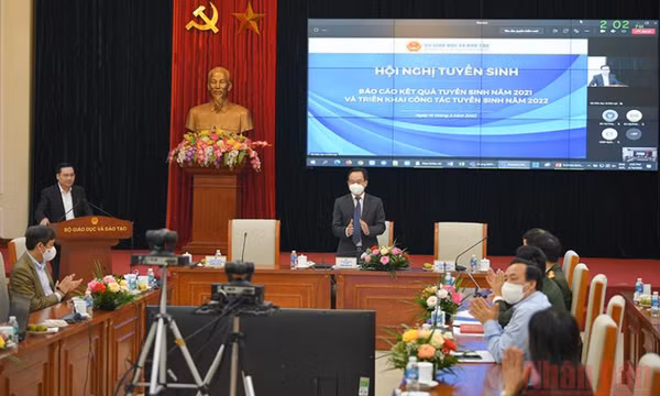 Đăng ký xét tuyển trực tuyến, trên cùng một hệ thống