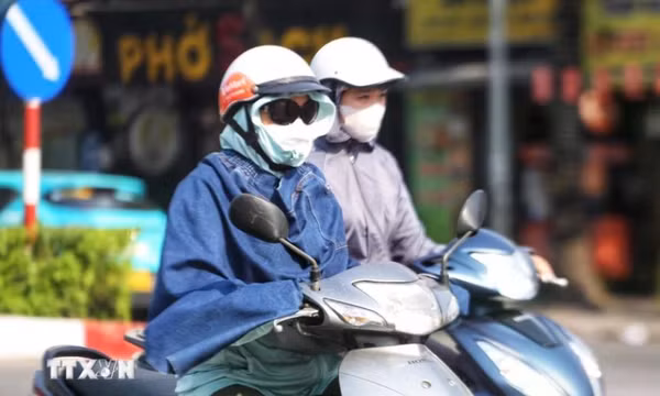 Phía Đông Bắc Bộ ngày nắng, chiều tối và đêm có mưa rào và dông vài nơi