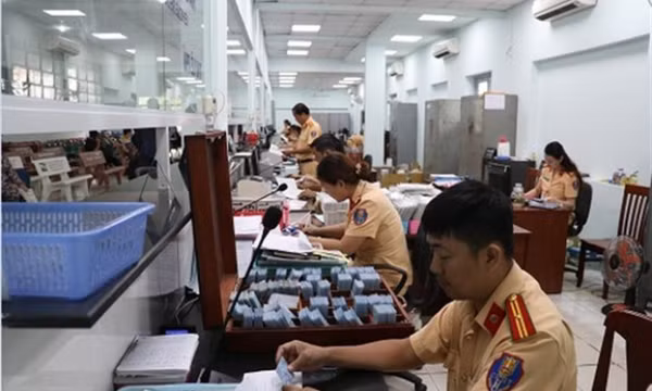 Đăng ký xe tại nơi tạm trú, xác định thời hạn thế nào?