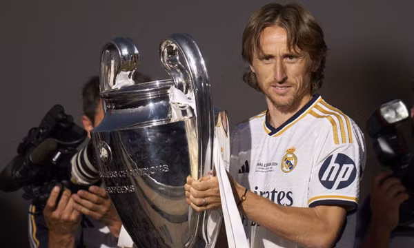 David Beckham tính gây sốc với huyền thoại Real