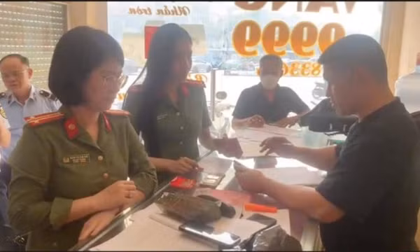 Bộ Công an: Có doanh nghiệp thuê người xếp hàng mua vàng SJC, bán lại kiếm lời