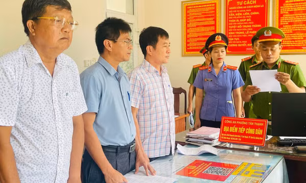 Làm giả hồ sơ đào tạo 800 lái xe, giám đốc và 2 phó giám đốc bị bắt