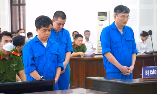 Phạt 8 năm tù đối với giám đốc trung tâm đăng kiểm nhận hối lộ