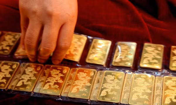 Giá SJC giảm mạnh, vàng nhẫn chỉ dưới 75 triệu đồng/lượng