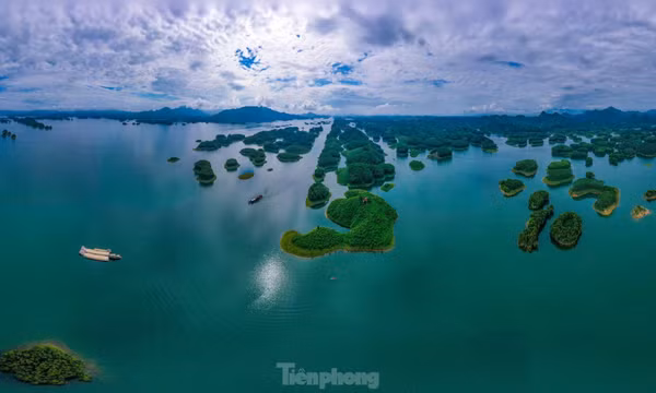 Hồ Thác Bà đẹp mê mẩn