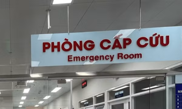 Ăn nhầm bả chó, bé 22 tháng tuổi nguy kịch