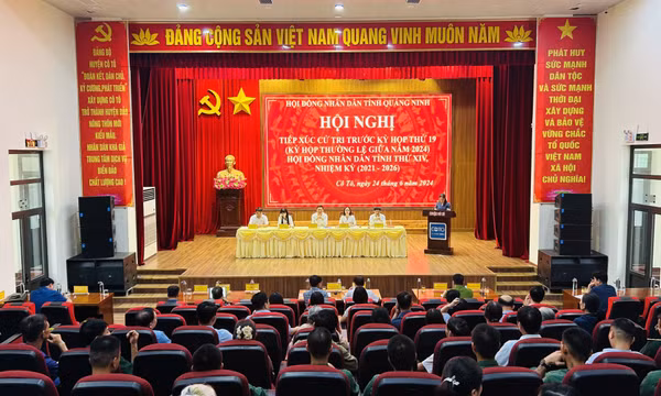 Đại biểu HĐND tỉnh tiếp xúc cử tri tại huyện Cô Tô