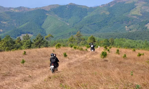 Đề nghị đầu tư tuyến đường giao thông lên núi Phượng Hoàng - di tích Chùa Hồ (TP Uông Bí)