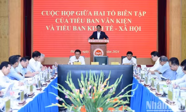 Xây dựng đường lối phù hợp, khả thi, vận dụng sáng tạo, linh hoạt, hiệu quả
