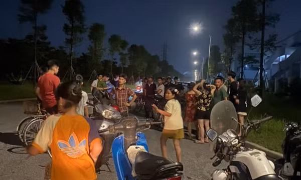 Tai nạn xe máy trên đường đi làm về, chồng chết, vợ đang mang bầu được đưa đi cấp cứu