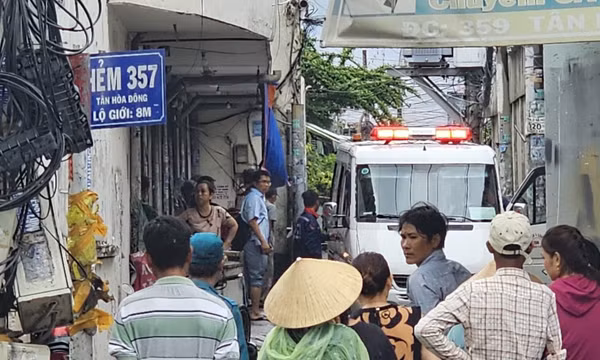 Cháy phòng trọ ở TPHCM sau tiếng nổ lớn, một phụ nữ tử vong
