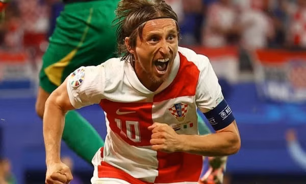 Tàn nhẫn và cay đắng cho Luka Modric