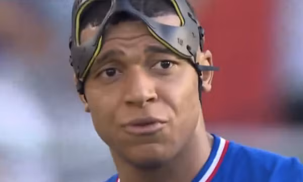 Mbappe lăng mạ Lewandowski