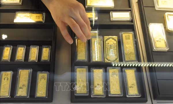 Sợ bị trừng phạt như Nga, ngày càng nhiều quốc gia chuyển vàng về nước