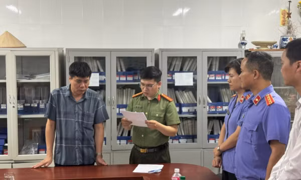 Trưởng khoa của Bệnh viện Tâm thần Trung ương I bị bắt