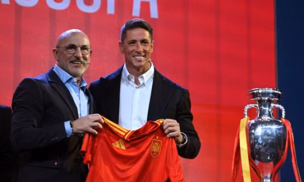 Luis de la Fuente gia hạn hợp đồng với Tây Ban Nha