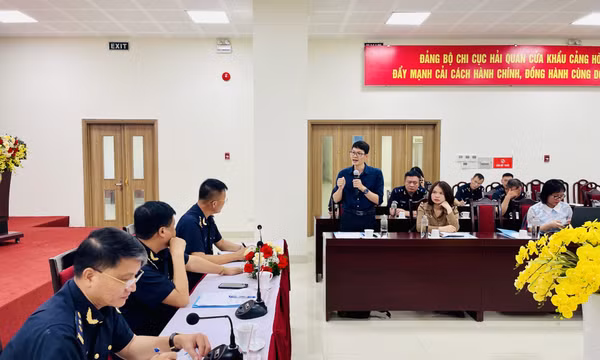 Hải quan Hòn Gai: Đối thoại với doanh nghiệp gia công, sản xuất xuất khẩu, chế xuất