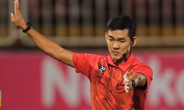 Trọng tài Trần Ngọc Nhớ bị treo còi đến hết mùa giải V.League 2023-2024
