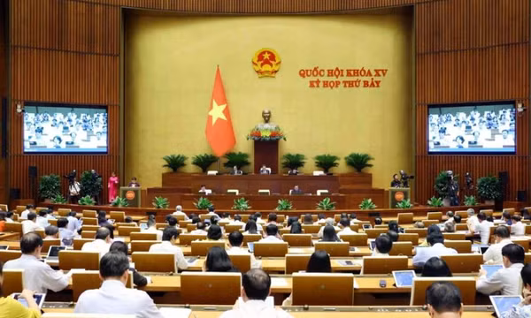 Quốc hội bắt đầu phiên chất vấn các vấn đề về môi trường, công thương